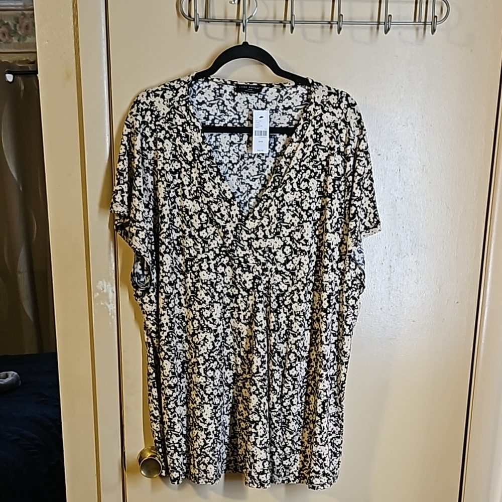 Lane Bryant Black V-Neck Short Sleeve Blouse